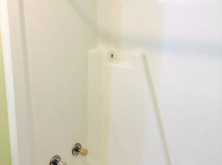 هتل Super Inn & Suites