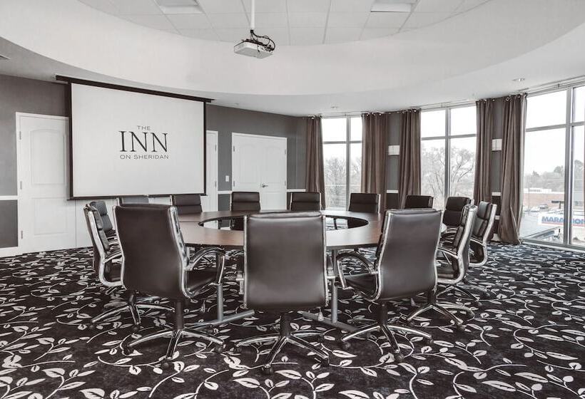 בית מלון כפרי The Inn On Sheridan