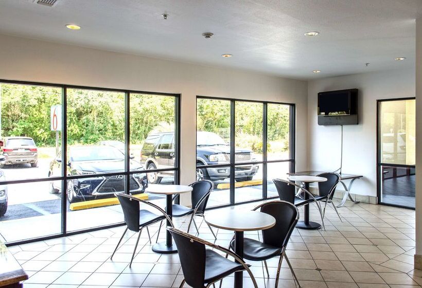 فندق على الطريق Quality Inn & Suites