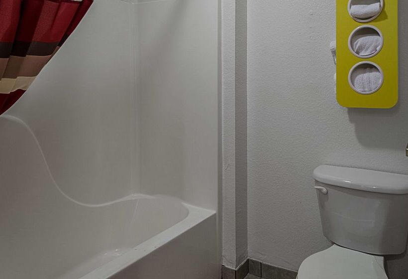 فندق على الطريق Quality Inn & Suites