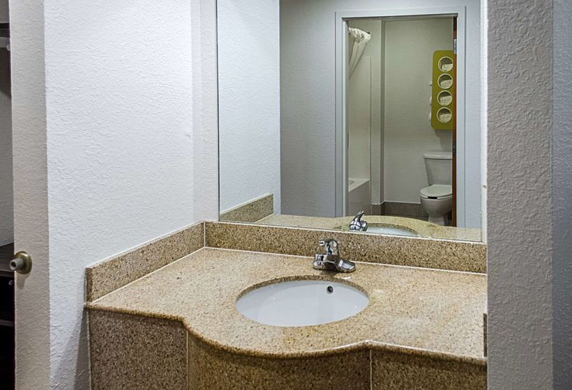 فندق على الطريق Quality Inn & Suites