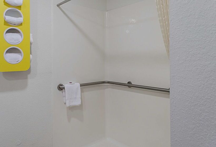 فندق على الطريق Quality Inn & Suites