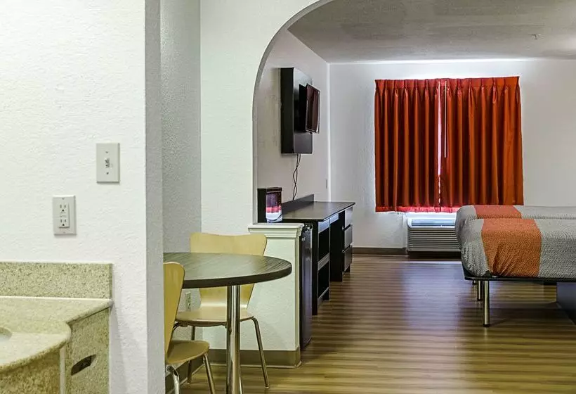 Motel Quality Inn & Suites