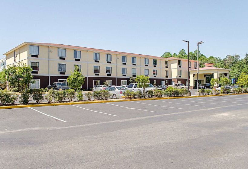 فندق على الطريق Quality Inn & Suites