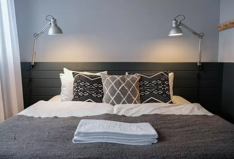 The Swan House By Heimaleiga