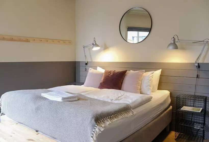 The Swan House By Heimaleiga