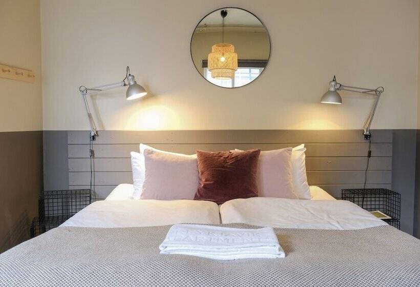 The Swan House By Heimaleiga