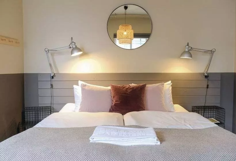 The Swan House By Heimaleiga