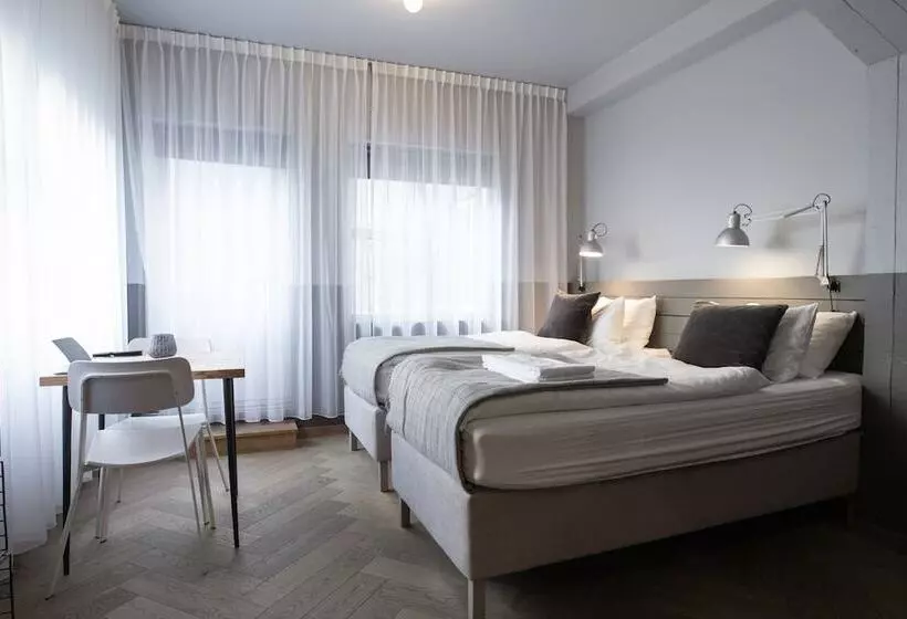 The Swan House By Heimaleiga