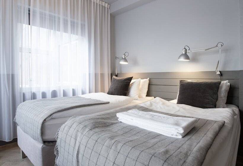 The Swan House By Heimaleiga