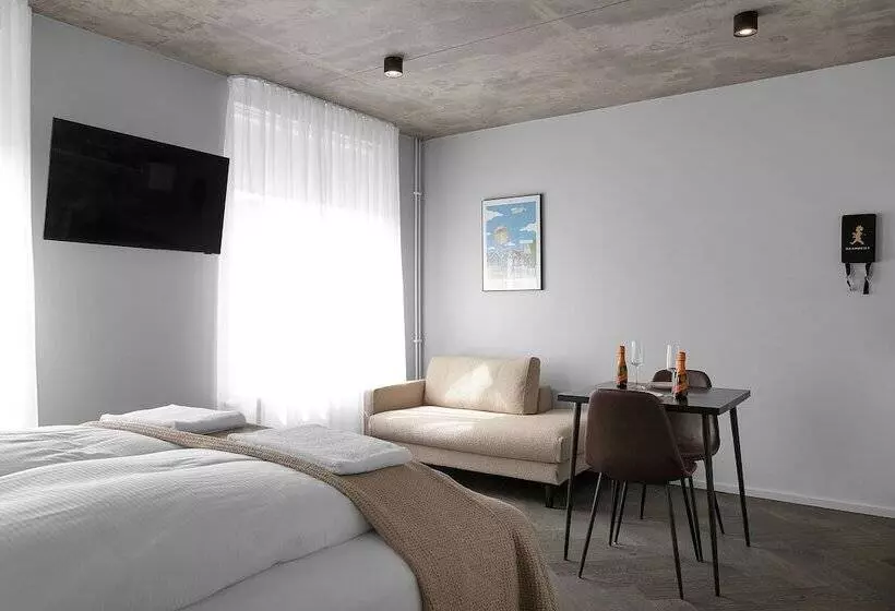 The Swan House By Heimaleiga