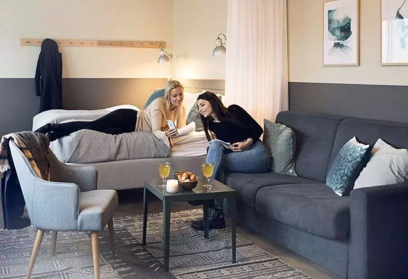 The Swan House By Heimaleiga