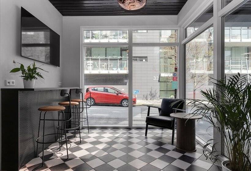 The Swan House By Heimaleiga