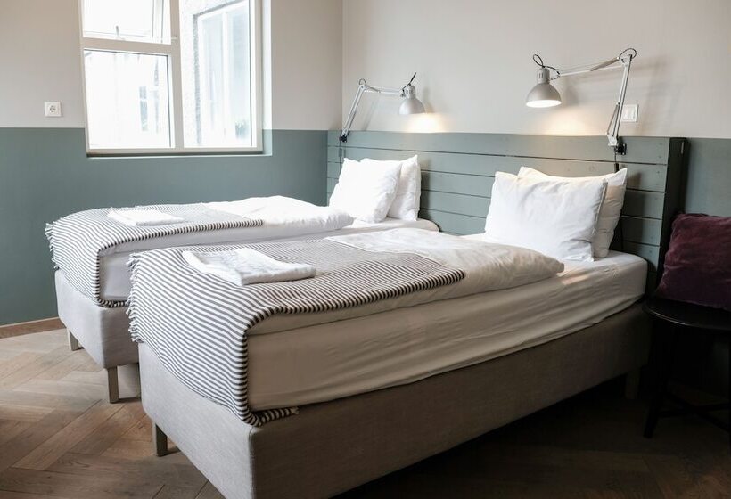 The Swan House By Heimaleiga