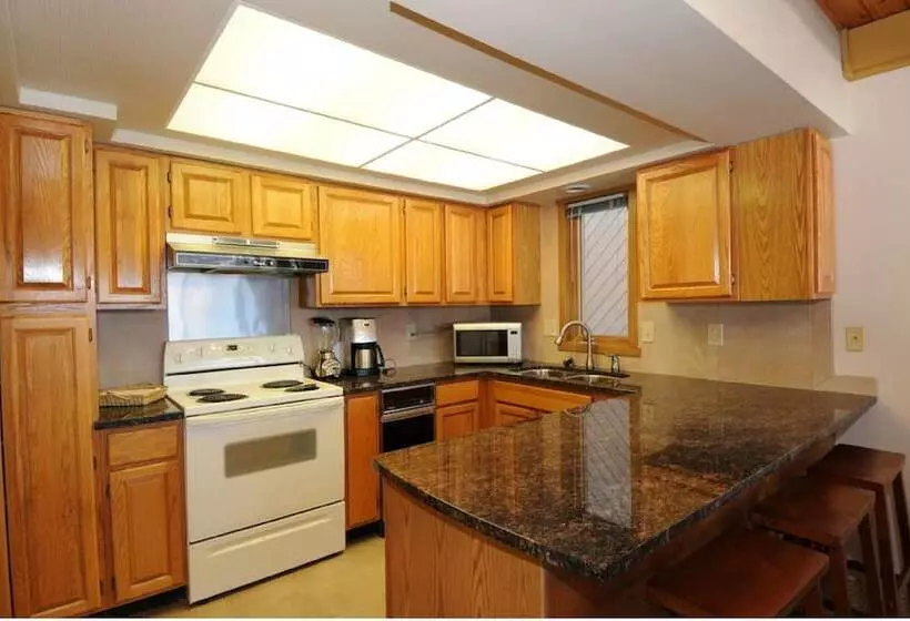 Beaverhead Condos At Big Sky Resort