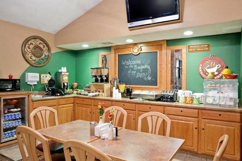 호텔 Americinn By Wyndham Princeton Il