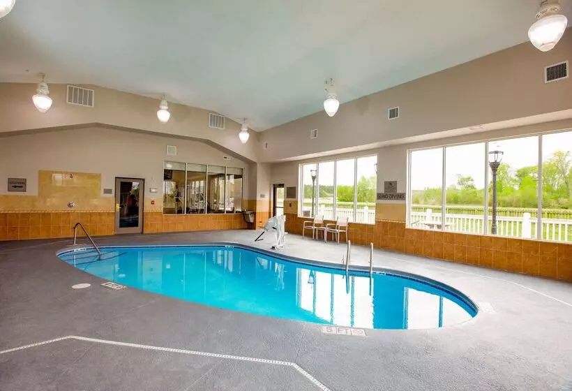 호텔 Country Inn & Suites By Radisson, Wilson, Nc