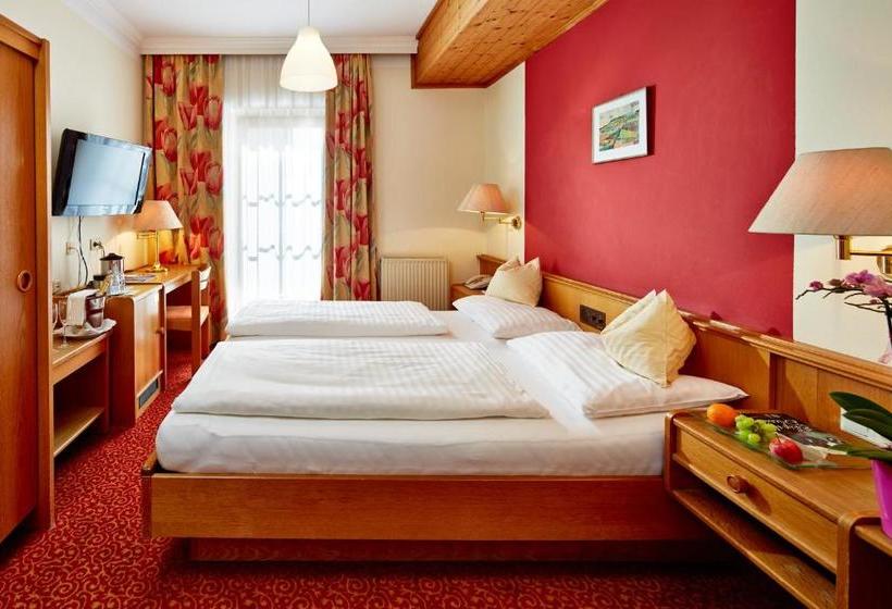 Fish Inn Zell   Hotel Fischerwirt