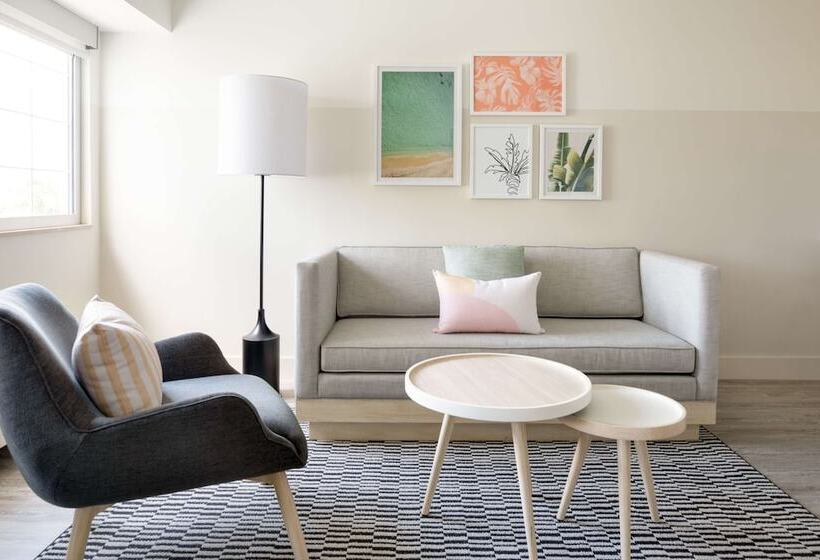 هتل Hampton By Hilton Grand Cayman Seven Mile Beach