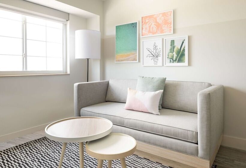 هتل Hampton By Hilton Grand Cayman Seven Mile Beach