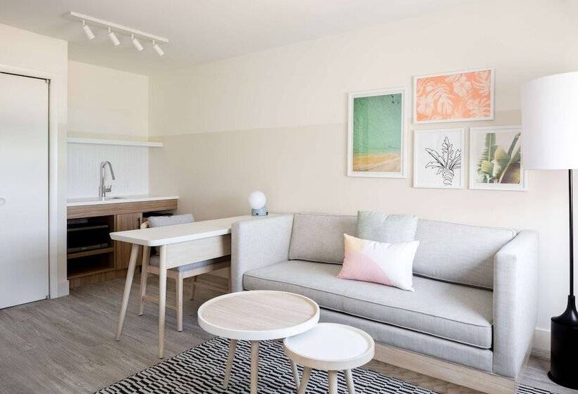 هتل Hampton By Hilton Grand Cayman Seven Mile Beach