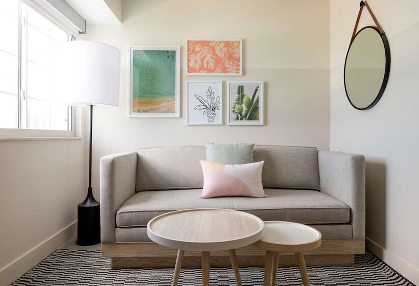 هتل Hampton By Hilton Grand Cayman Seven Mile Beach