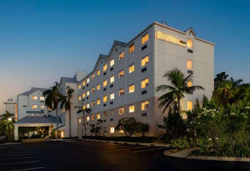 هتل Hampton By Hilton Grand Cayman Seven Mile Beach