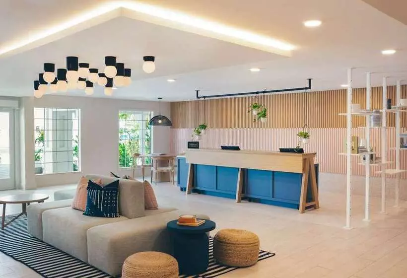 Hotel Hampton By Hilton Grand Cayman Seven Mile Beach