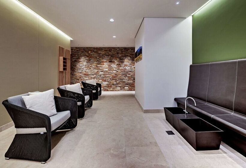 בית מלון כפרי Hilton Garden Inn Davos