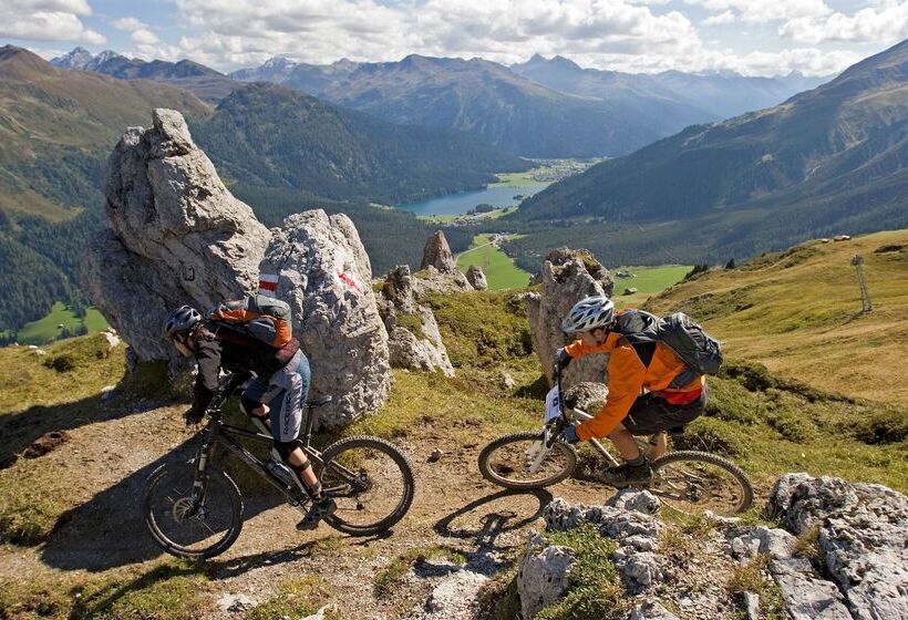 בית מלון כפרי Hilton Garden Inn Davos