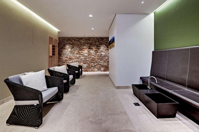 בית מלון כפרי Hilton Garden Inn Davos