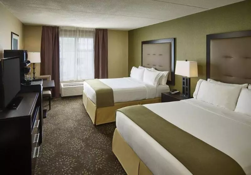 Отель Holiday Inn Express And Suites Timmins, An Ihg