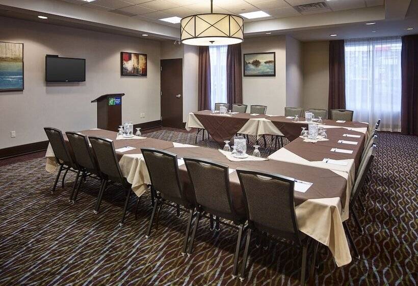 Hotel Holiday Inn Express And Suites Timmins, An Ihg