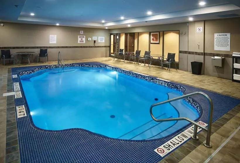 Отель Holiday Inn Express And Suites Timmins, An Ihg
