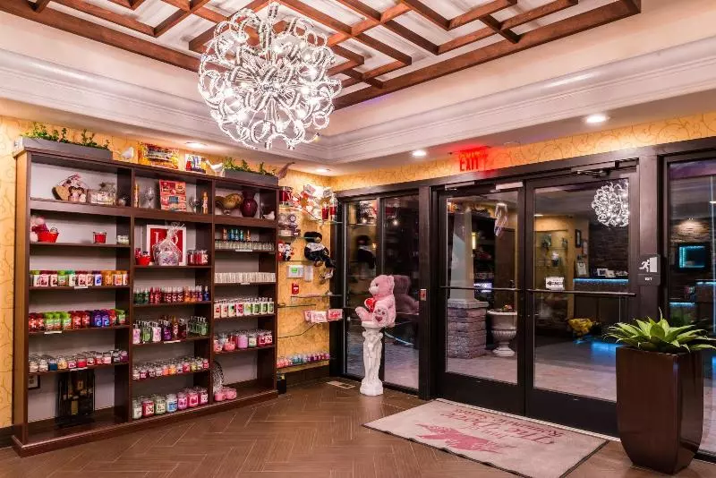 호텔 Inn Of The Dove Romantic Luxury & Business Suites