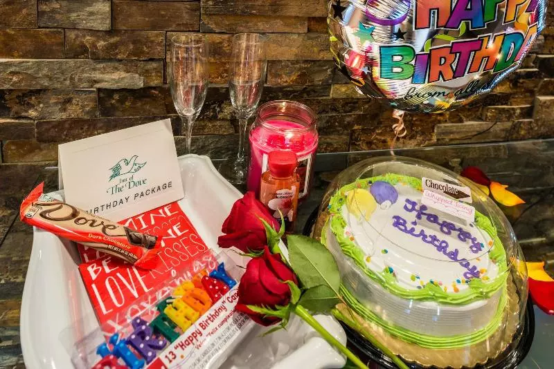 호텔 Inn Of The Dove Romantic Luxury & Business Suites