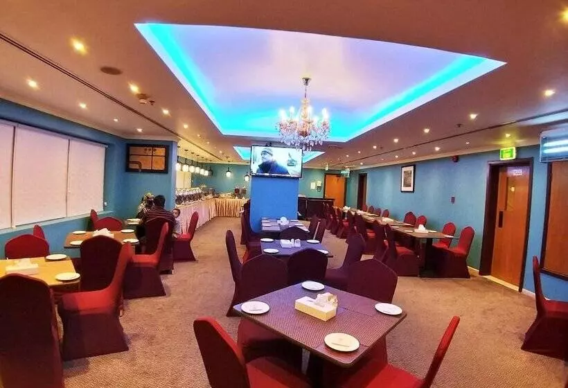 호텔 Nejoum Al Emarat