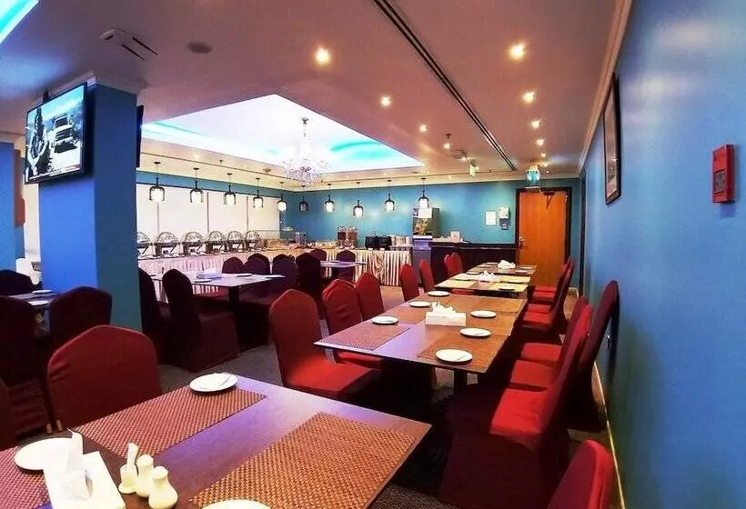 호텔 Nejoum Al Emarat