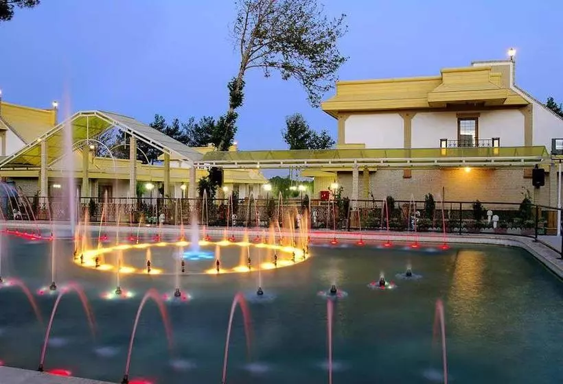 Hotelli Parsian Tourist Tous