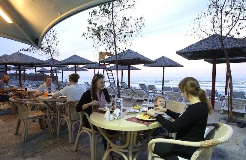 Ramada By Wyndham Beach Hotel Ajman