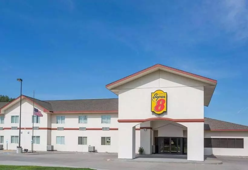 فندق Super 8 By Wyndham Alma