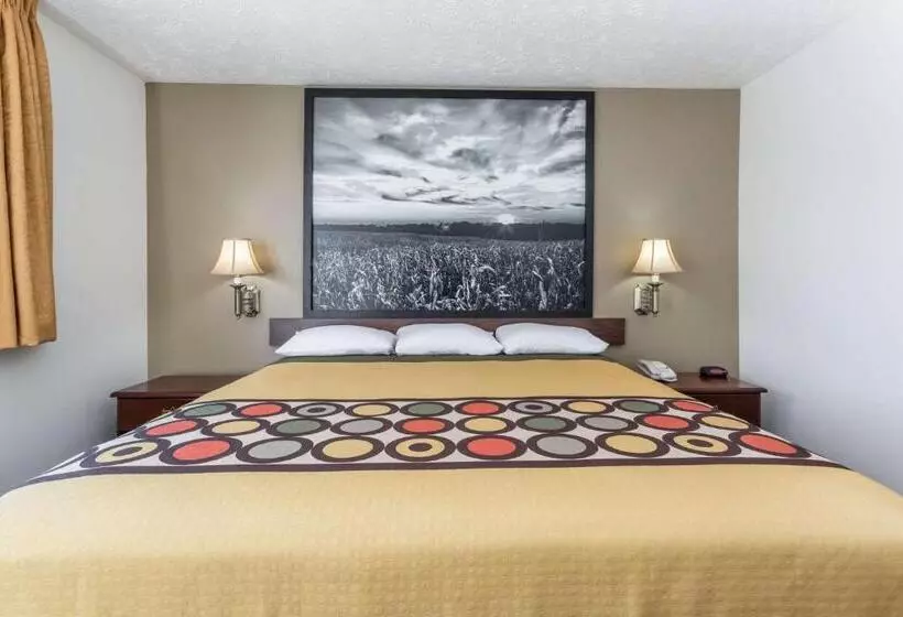 فندق Super 8 By Wyndham Alma