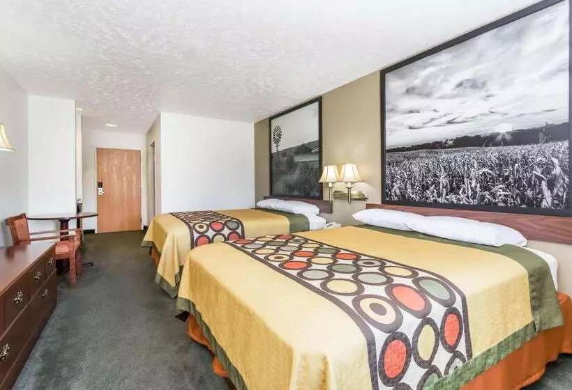 فندق Super 8 By Wyndham Alma