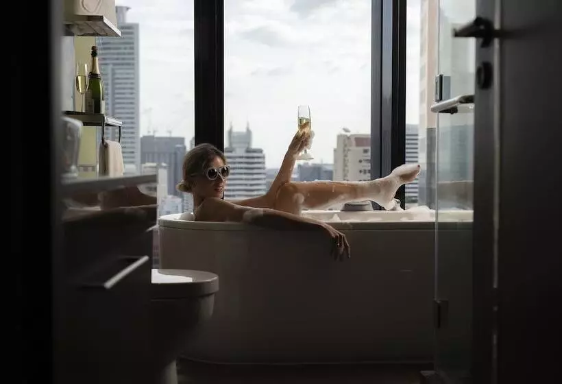 The Continent Hotel Sukhumvit   Asok Bts Bangkok