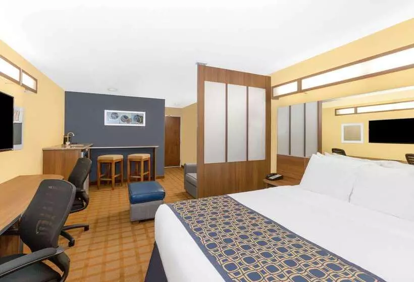 Microtel Inn & Suites Kearney