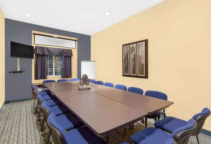 Microtel Inn & Suites Kearney