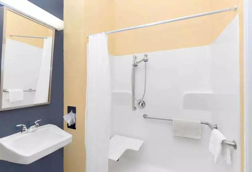 Microtel Inn & Suites Kearney