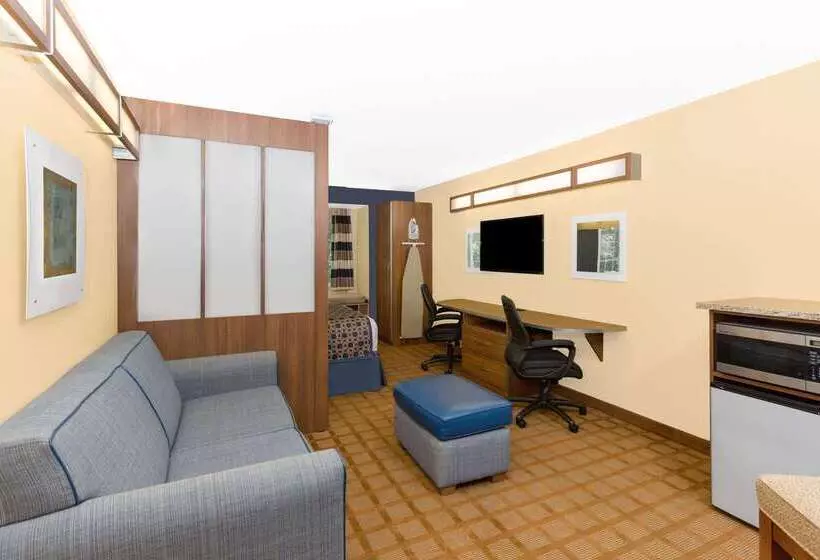 Microtel Inn & Suites Kearney