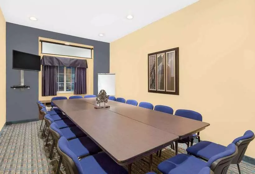 Microtel Inn & Suites Kearney