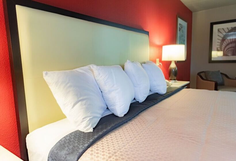 モーテル Spencer Inn And Suites